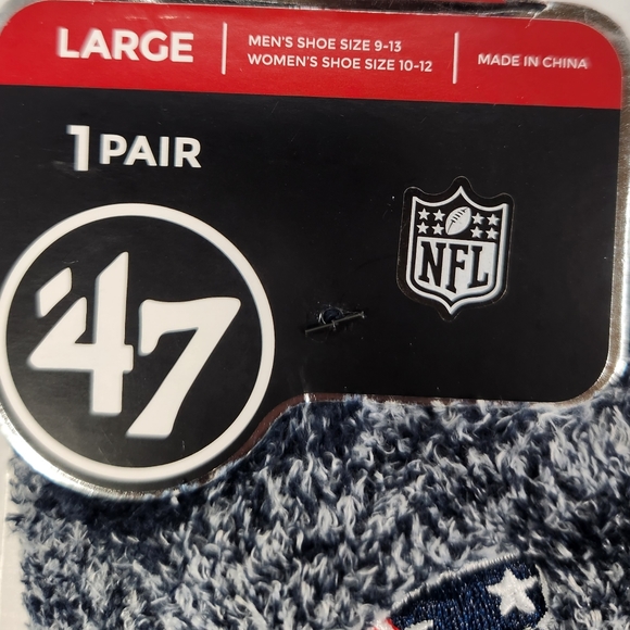 NWT Men's New England Patriot '47 Fuzzy Socks - Picture 2 of 4